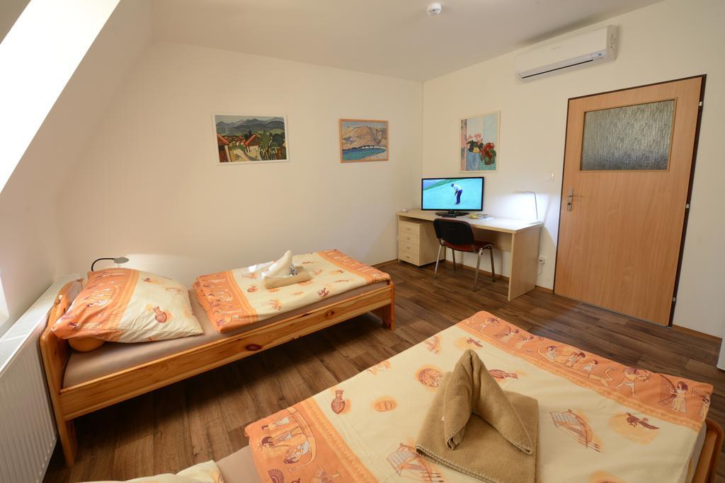 Skolici Stredisko Abena S Ubytovanim Apartment ออสตราวา ภายนอก รูปภาพ