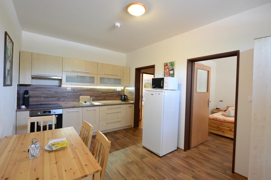 Skolici Stredisko Abena S Ubytovanim Apartment ออสตราวา ภายนอก รูปภาพ
