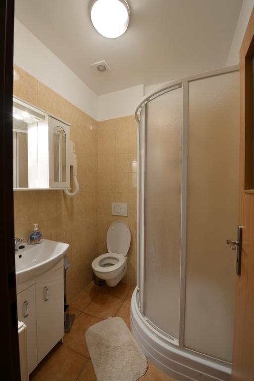 Skolici Stredisko Abena S Ubytovanim Apartment ออสตราวา ภายนอก รูปภาพ