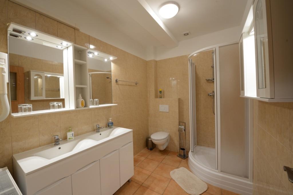 Skolici Stredisko Abena S Ubytovanim Apartment ออสตราวา ภายนอก รูปภาพ